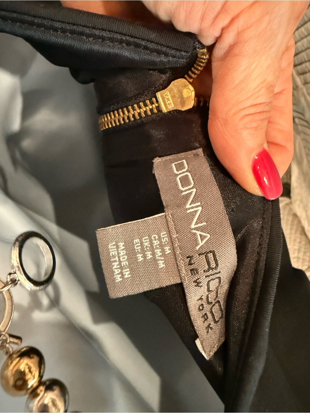 Donna Rico - Classic Black Sleeveless A-Line Dress - Picture 2 of 2